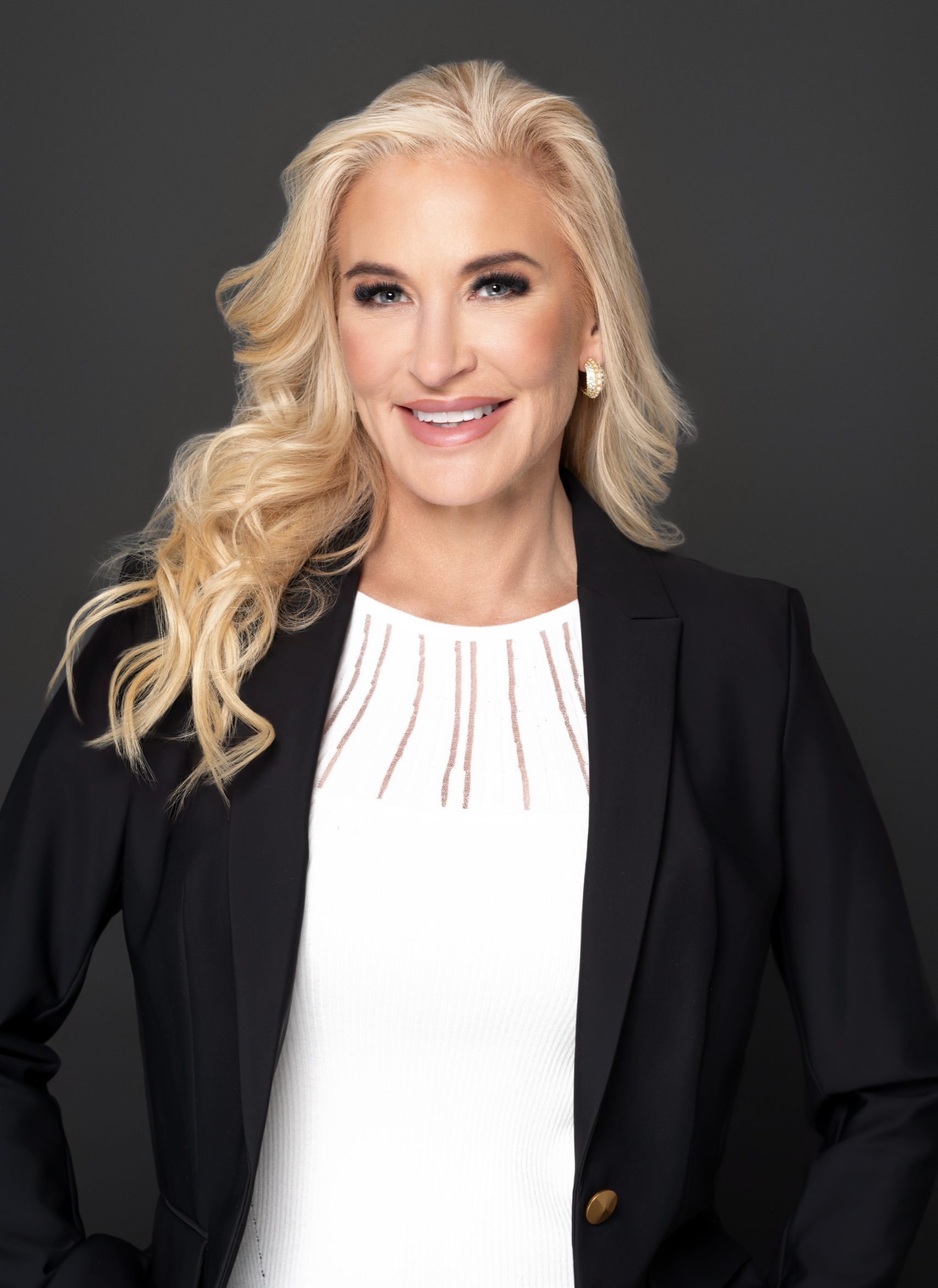 Lesley B. Miller - Kaempfer Crowell